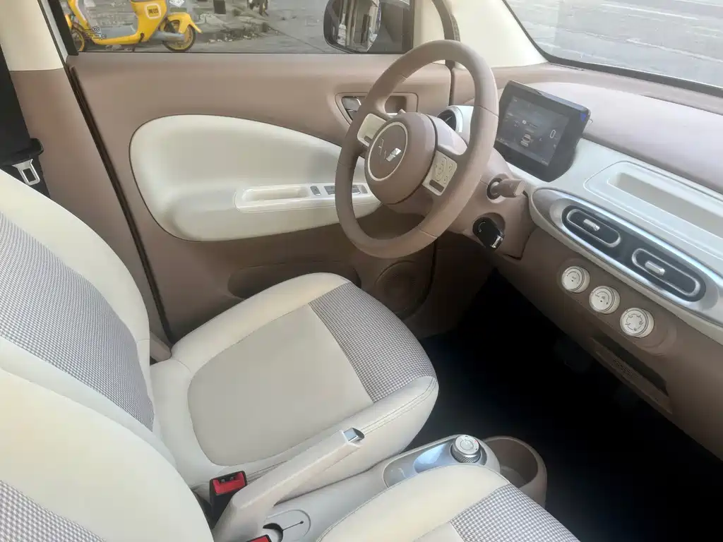 Hongguang MINIEV 2025 fourth generation four-door version advanced model купить на сайте DeffCars