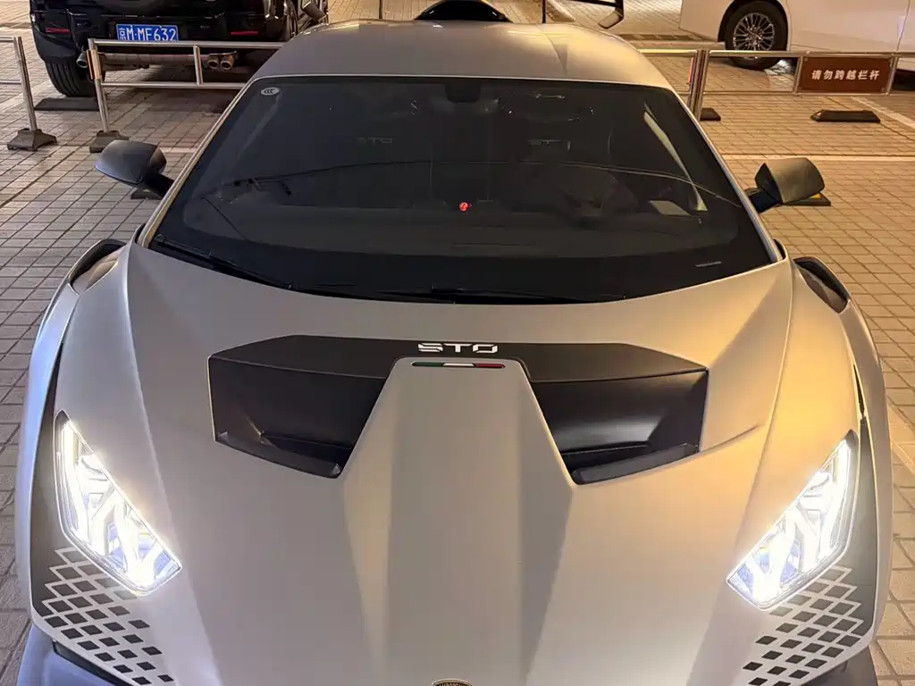 Huracán 2021 Huracán STO купить на сайте DeffCars