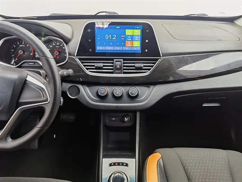 Baojun 310 2017 1.5L automatic fashion model купить на сайте DeffCars