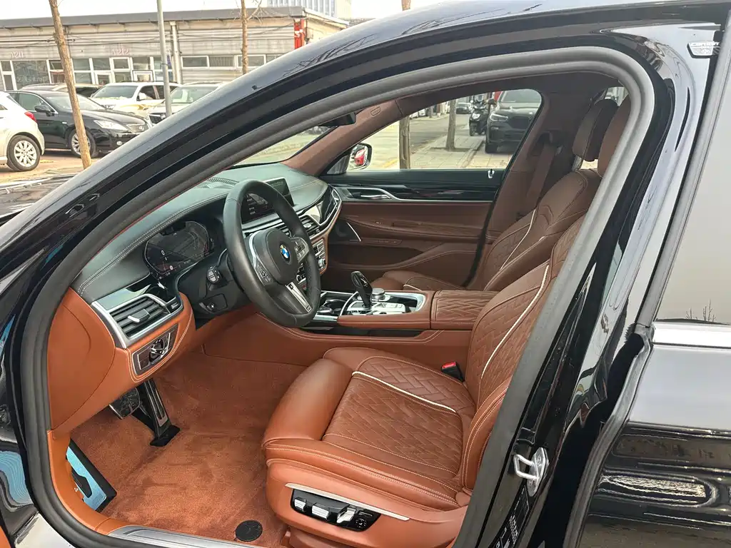 BMW 7 Series 2019 740Li xDrive Executive M Sports Package купить на сайте DeffCars