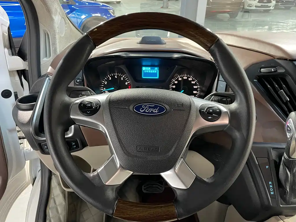 Tourio 2020 2.0T Automatic Elite Edition National VI купить на сайте DeffCars