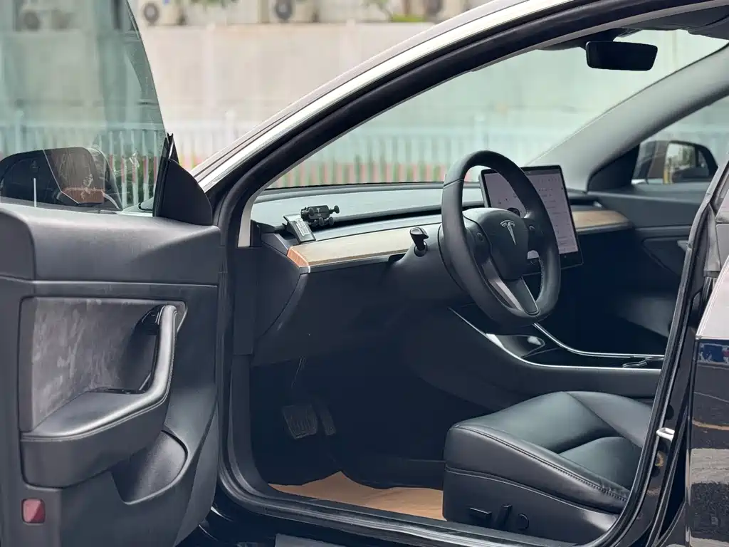 Model 3 2020 facelift standard range rear-wheel drive upgraded version купить на сайте DeffCars