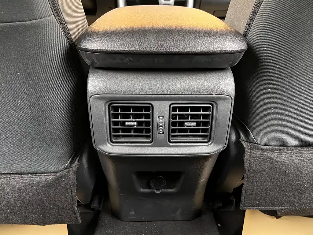 Wilanda 2024 2.0L CVT two-wheel drive leading version купить на сайте DeffCars