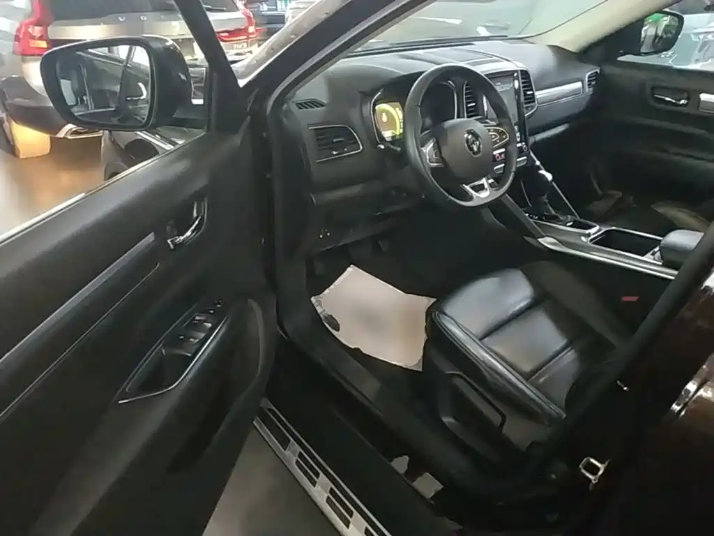 Koleos 2018 2.0L two-wheel drive leading version купить на сайте DeffCars