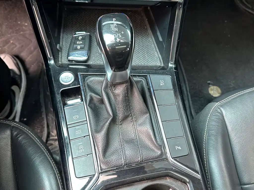 Passat 2021 330TSI Deluxe Edition купить на сайте DeffCars
