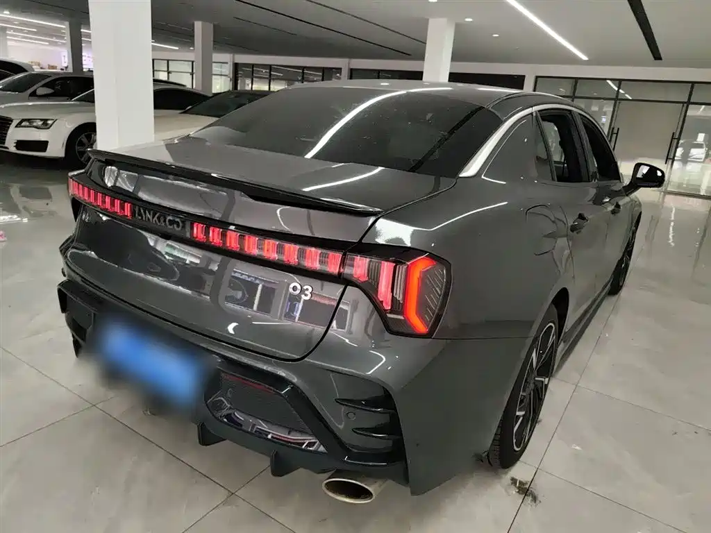 Lynk & Co 03 2023 1.5TD DCT Pro купить на сайте DeffCars