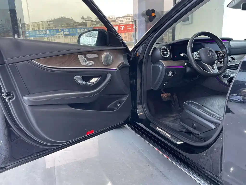 Mercedes-Benz E-Class 2016 E 300 L Luxury Model купить на сайте DeffCars