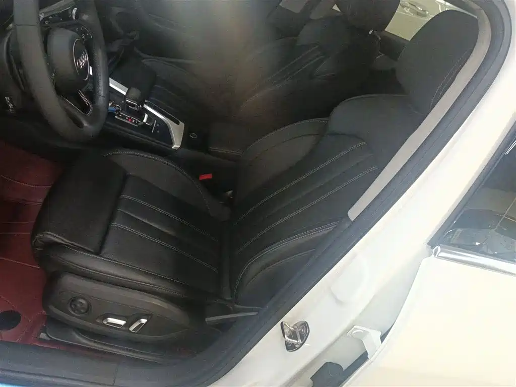 Audi A4L 2024 40 TFSI Fashionable and Dynamic купить на сайте DeffCars