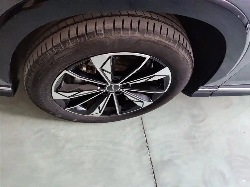 Roewe RX5 2023 1.5T luxury sliding screen version купить на сайте DeffCars