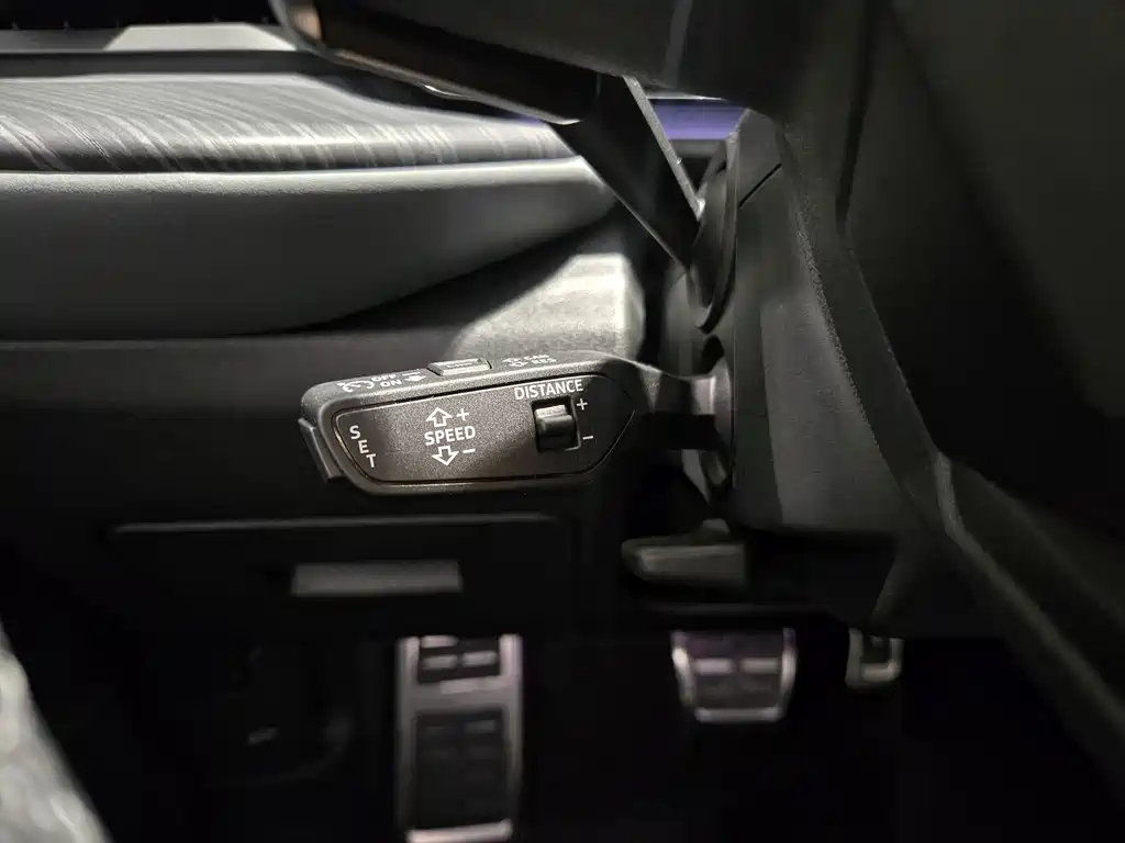 Audi Q5L 2026 2.0T smart hybrid exclusive model купить на сайте DeffCars
