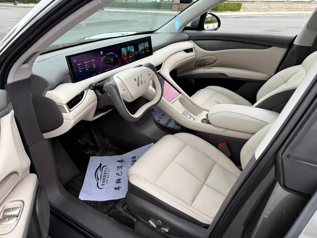 Zhiji LS6 2025 Smart Lizard Driving Edition купить на сайте DeffCars