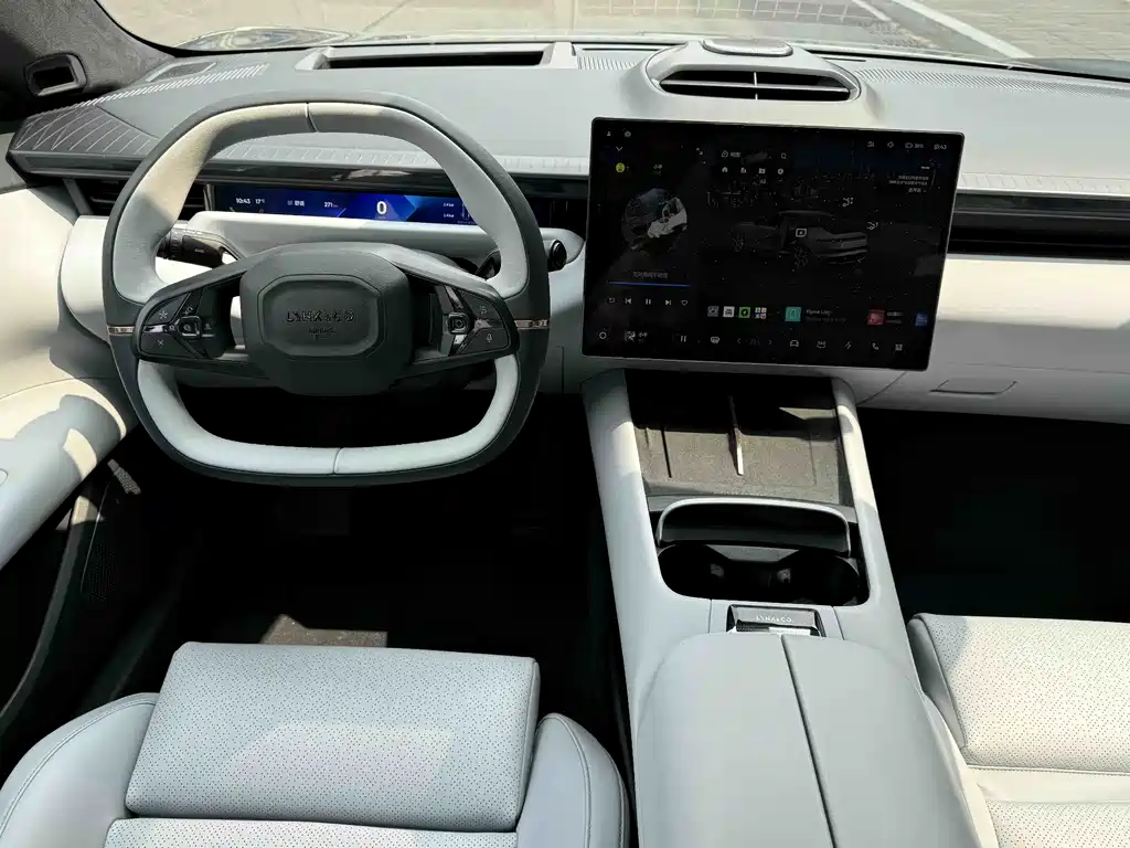 Lynk & Co Z10 2024 95kWh 702km four-wheel drive smart driving Ultra купить на сайте DeffCars