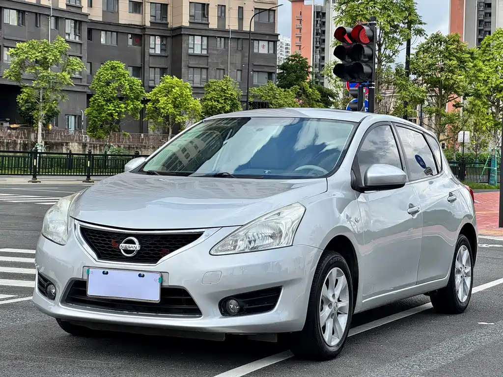 Tiida 2013 1.6L CVT cool version купить на сайте DeffCars