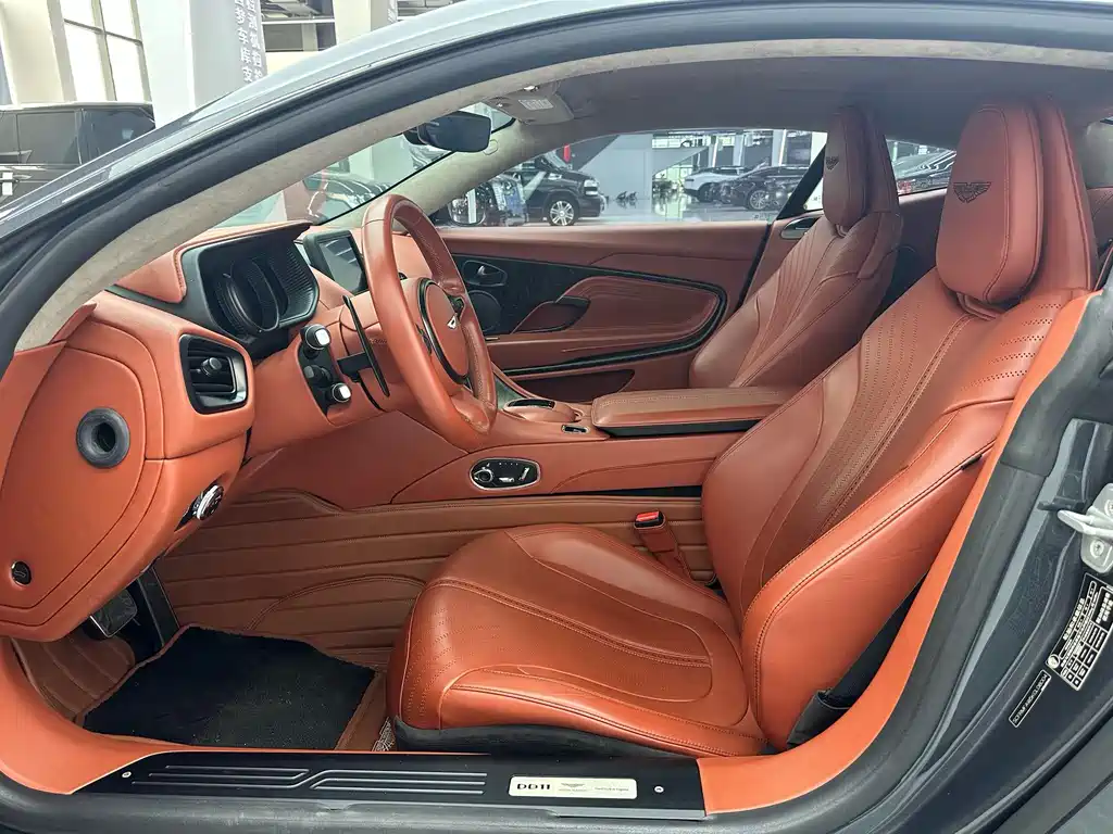 Aston Martin DB11 2019 4.0T V8 Coupe купить на сайте DeffCars