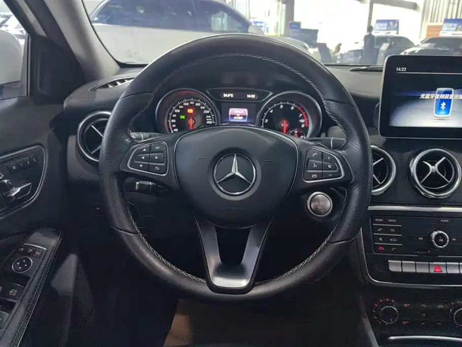 Mercedes-Benz GLA 2018 GLA 200 Fashion Model купить на сайте DeffCars