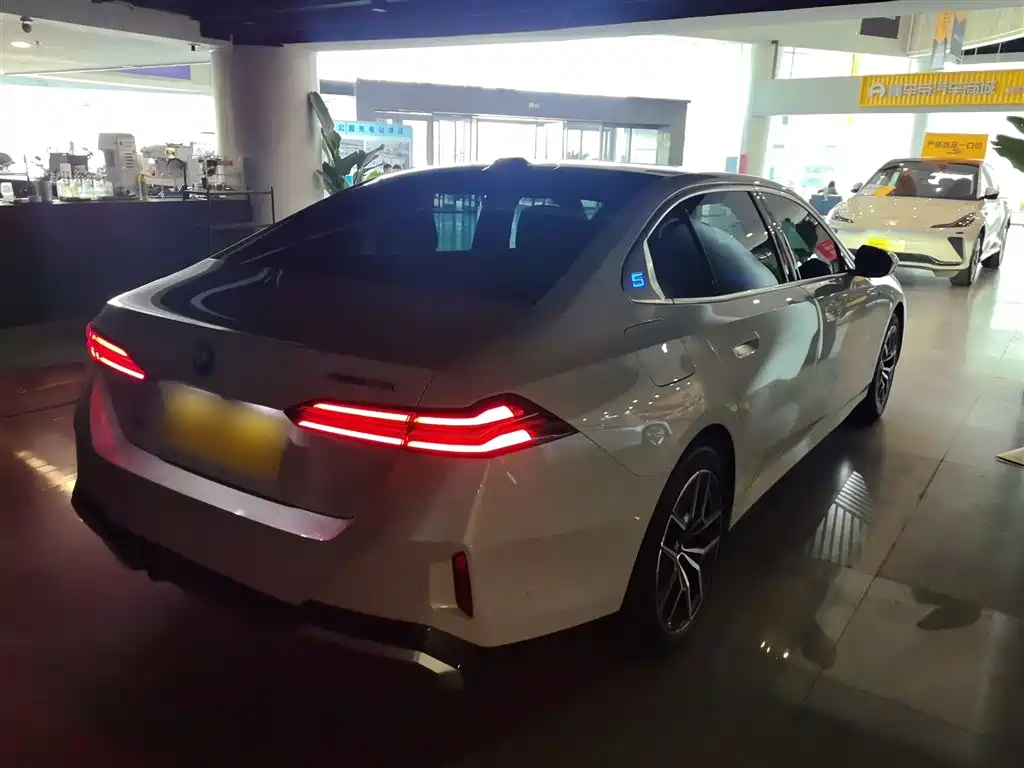BMW i5 2024 eDrive 35L Exclusive M Sports Package купить на сайте DeffCars