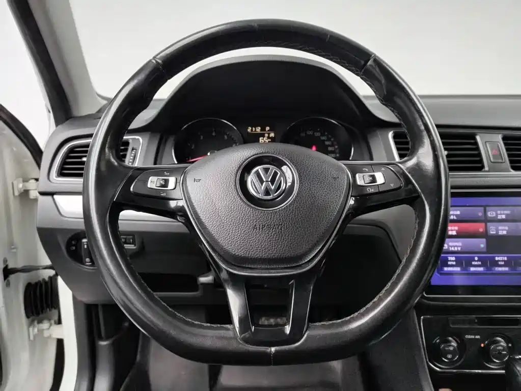 Langxing 2017 230TSI DSG Comfort Edition купить на сайте DeffCars