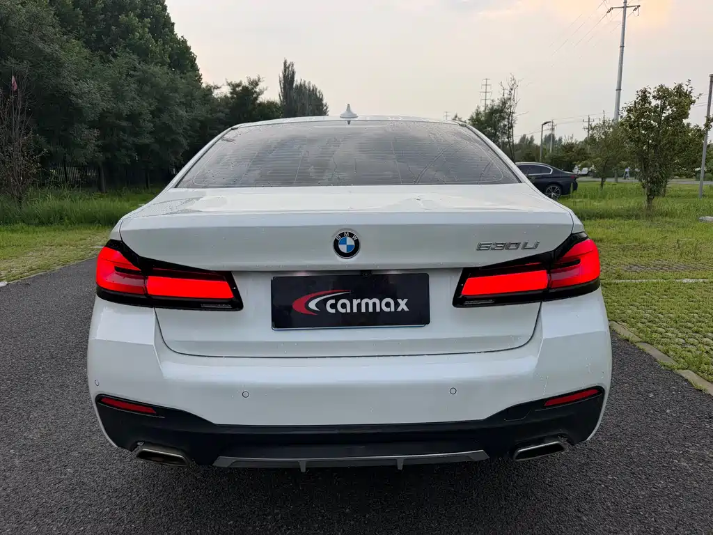 BMW 5 Series 2022 530Li Leading Luxury Package купить на сайте DeffCars