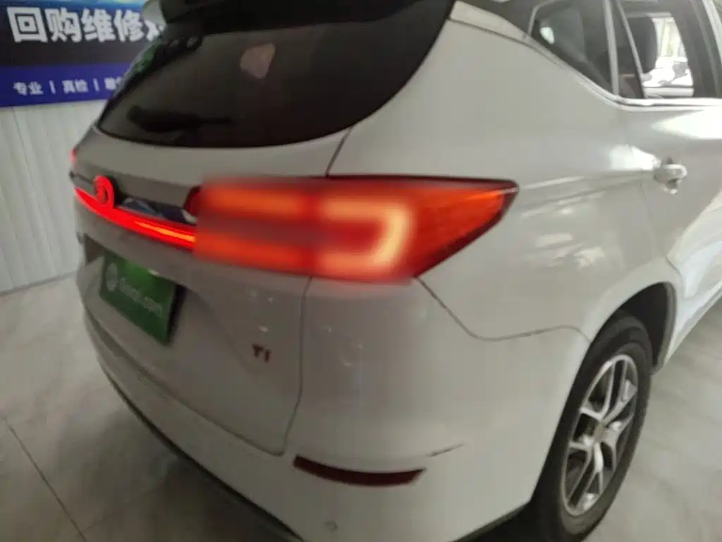 Song 2019 1.5TI manual smart connected hypermobility model купить на сайте DeffCars