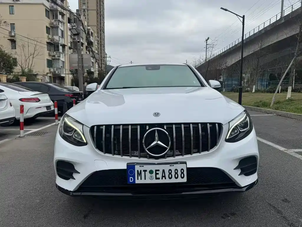 Mercedes-Benz GLC Coupe 2017 GLC 260 4MATIC Coupe SUV купить на сайте DeffCars