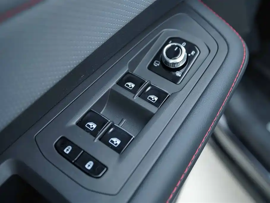 Touron 2024 Touron X 380TSI four-wheel drive luxury version купить на сайте DeffCars