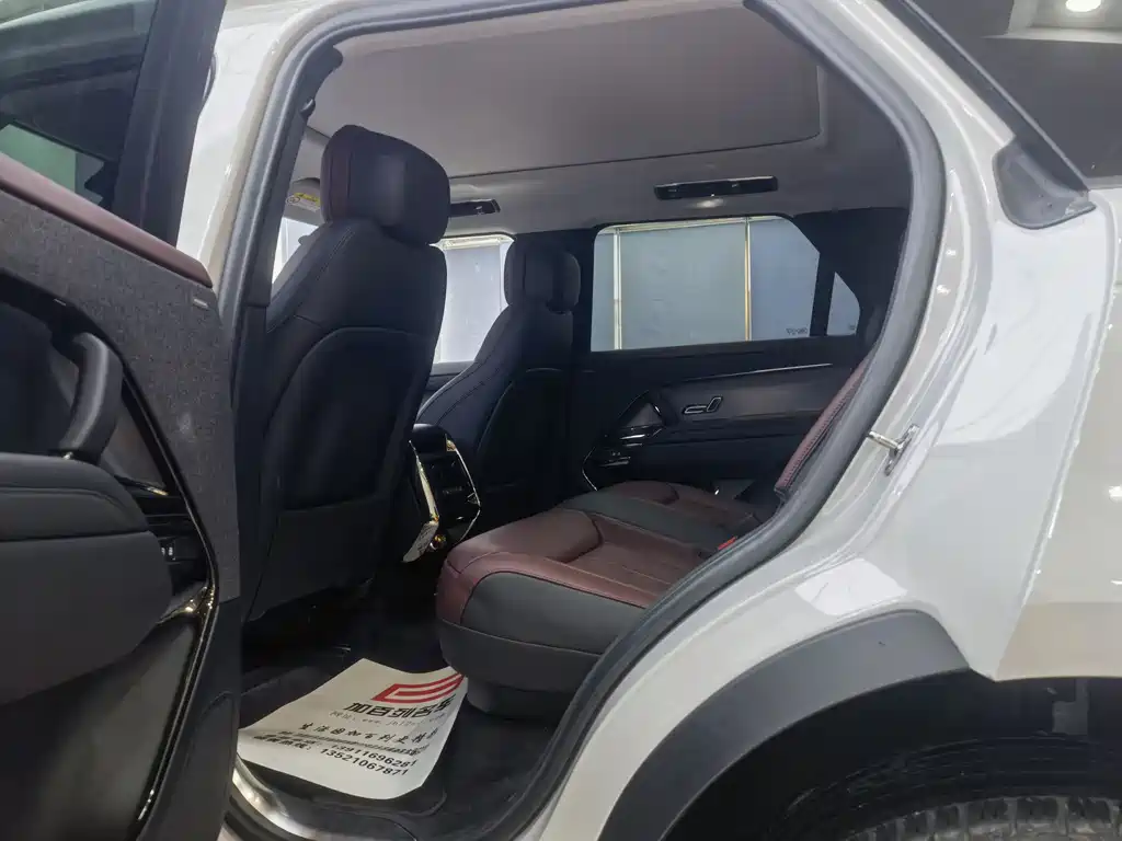 Range Rover Sport 2024 400PS Dynamic SE купить на сайте DeffCars