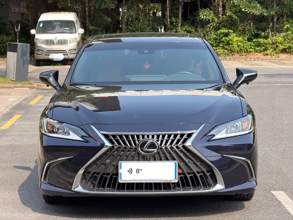Lexus ES 2023 200 Excellence Edition купить на сайте DeffCars