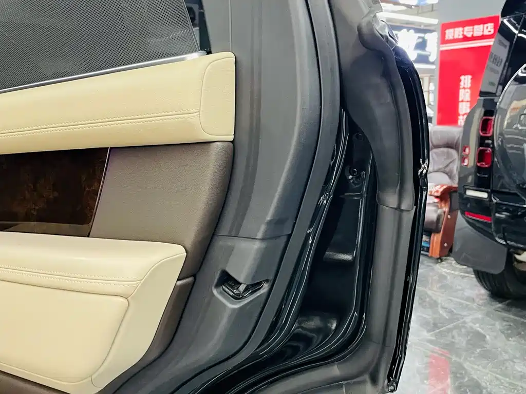 Range Rover 2022 3.0 L6 400PS Legendary Extended Classic Edition купить на сайте DeffCars