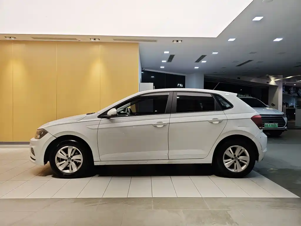 Polo 2023 facelift Plus 1.5L automatic indulgence version купить на сайте DeffCars