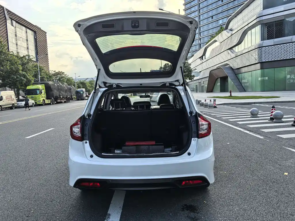 Jade 2016 1.8L automatic comfort elite version 5 seats купить на сайте DeffCars