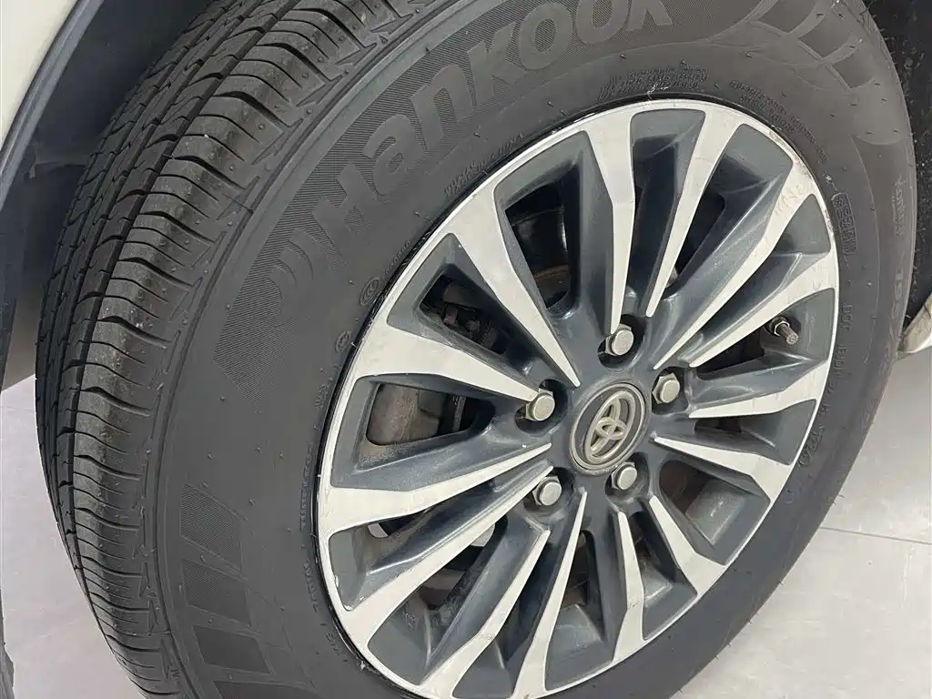 Corolla 2017 facelift 1.2T S-CVT GL-i leather version купить на сайте DeffCars