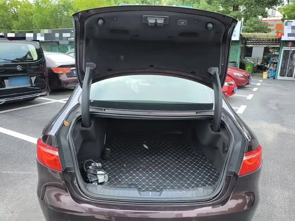 Jaguar XFL 2018 XFL 3.0 SC 340PS Luxury Edition купить на сайте DeffCars