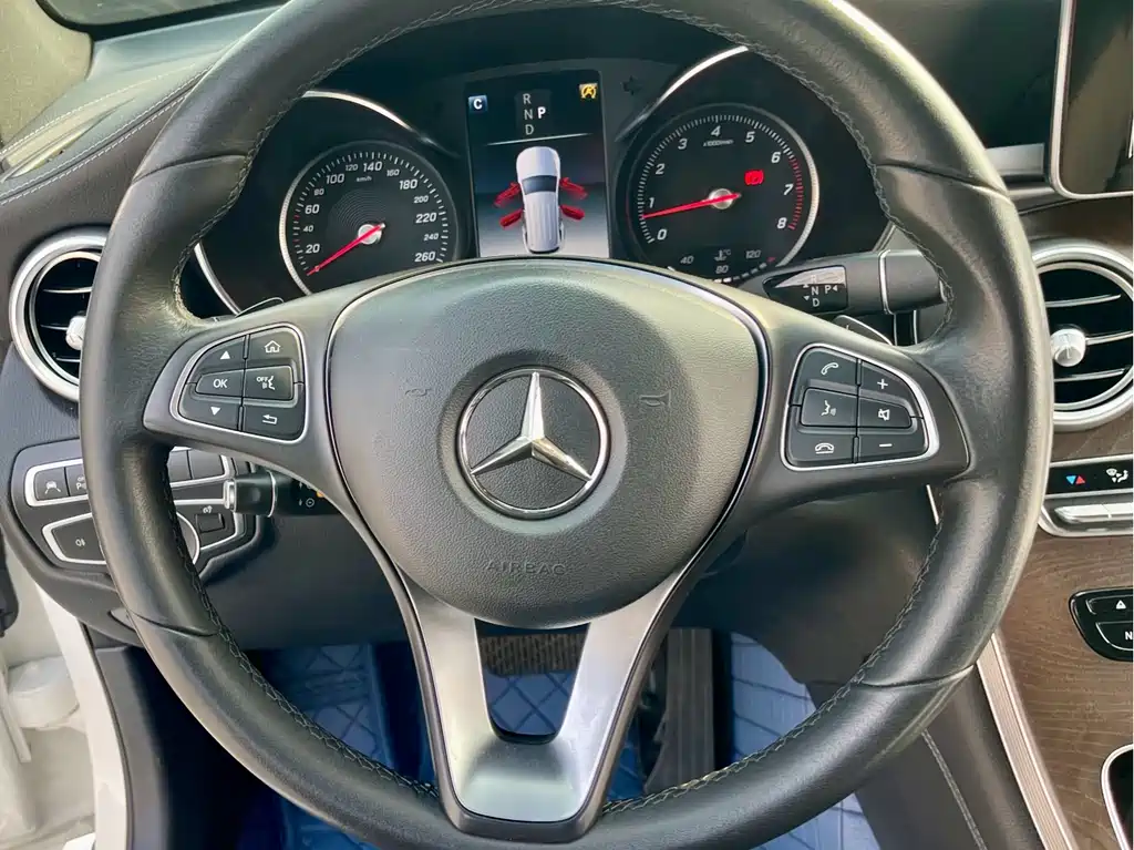 Mercedes-Benz GLC 2018 GLC 300 4MATIC Dynamic купить на сайте DeffCars