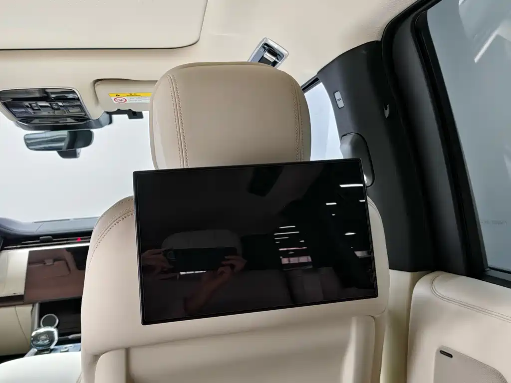 Range Rover 2023 3.0 L6 400PS Extended Edition купить на сайте DeffCars