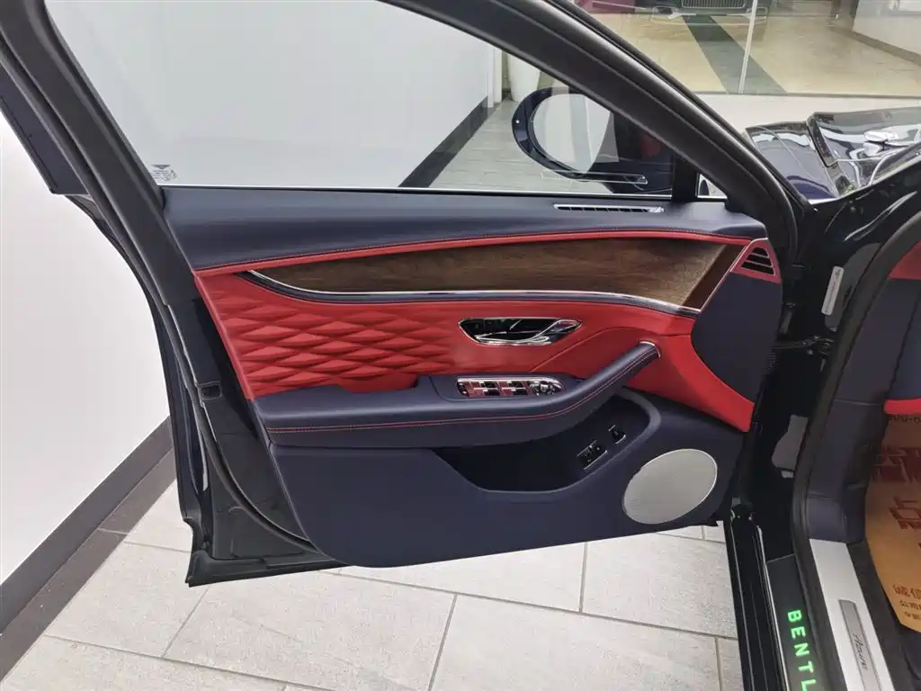 Flying Spur 2024 4.0T V8 Yadu Edition купить на сайте DeffCars