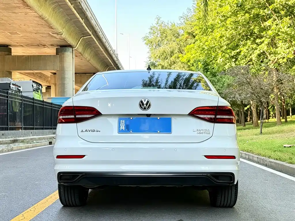 Lavida 2019 280TSI DSG Deluxe Edition National VI купить на сайте DeffCars