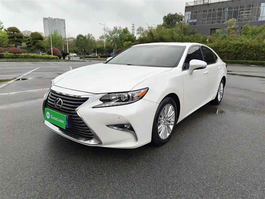 Lexus ES 2016 200 Midnight Special Limited Edition купить на сайте DeffCars