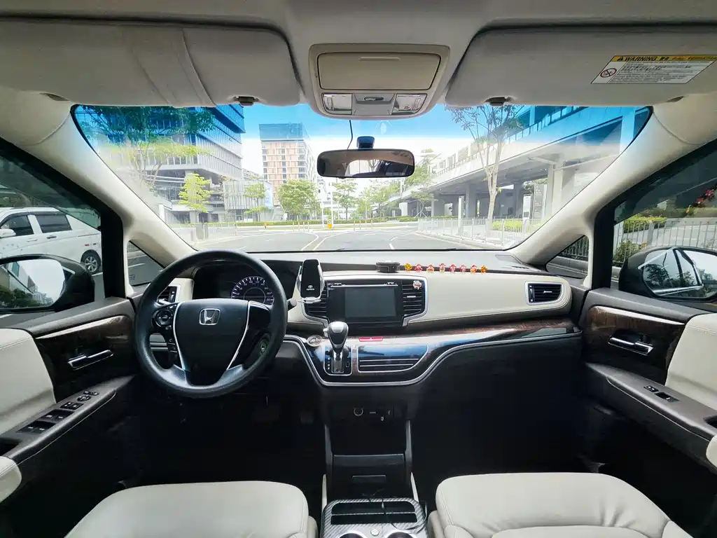 Odyssey 2015 facelift 2.4L comfort version купить на сайте DeffCars