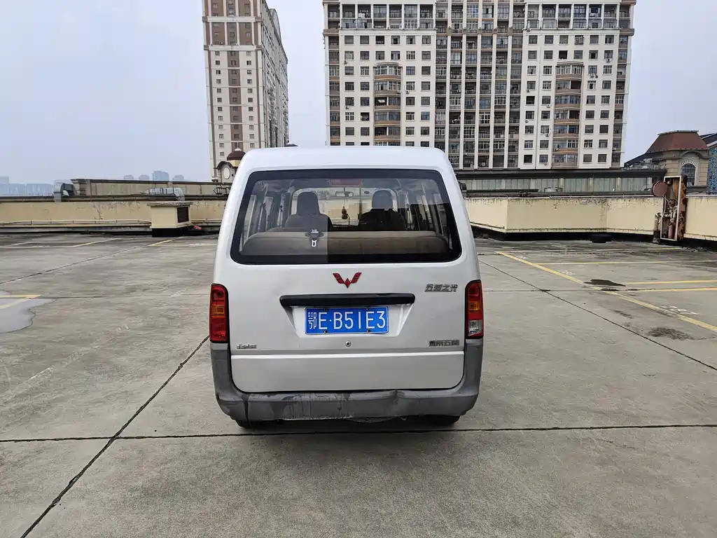 Wuling Zhiguang 2015 1.2L practical LSI купить на сайте DeffCars