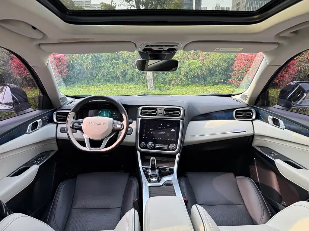 Lynk & Co 01 2019 2.0T 2WD Yao Pro Edition National VI купить на сайте DeffCars
