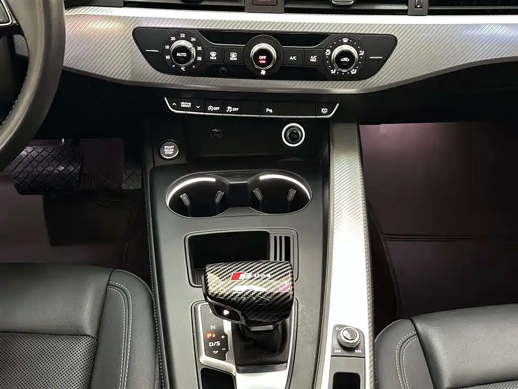 Audi A4L 2020 40 TFSI Fashionable and Elegant купить на сайте DeffCars