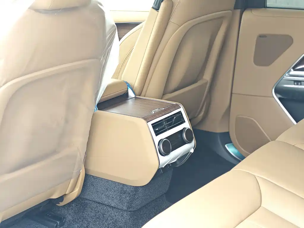 Range Rover 2026 3.0 L6 400PS SE long axis version купить на сайте DeffCars