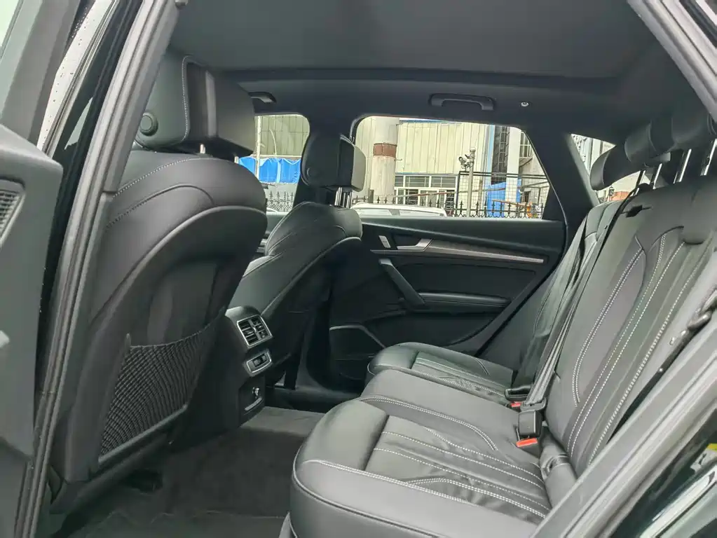 Audi Q5L 2024 45 TFSI luxury and dynamic model купить на сайте DeffCars