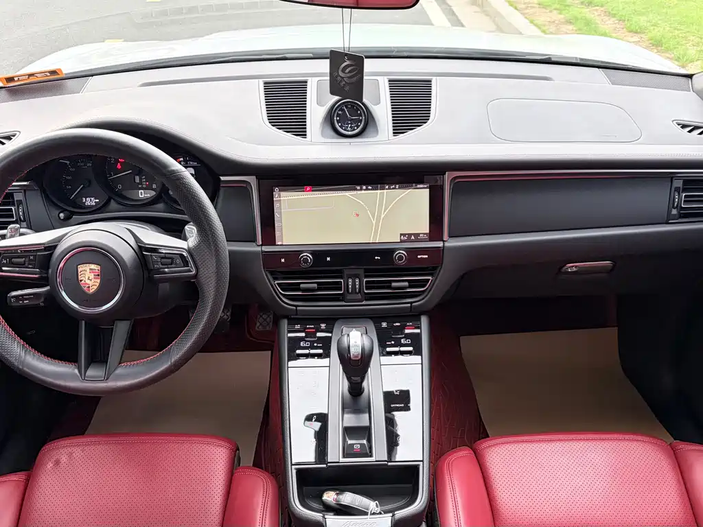 Macan 2023 Macan 2.0T купить на сайте DeffCars