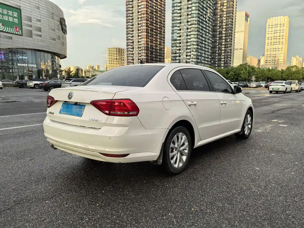 Lavida 2017 1.6L automatic comfort version купить на сайте DeffCars