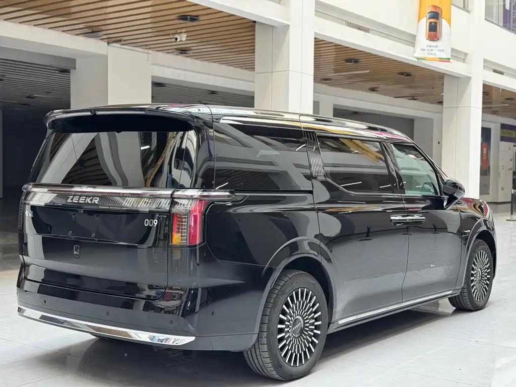 Jikrypton 009 2024 seven-seat aisle version four-wheel drive 108kWh купить на сайте DeffCars