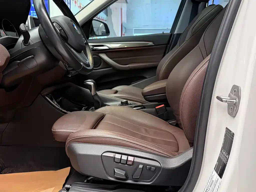 BMW X1 2019 sDrive18Li Exclusive Model купить на сайте DeffCars