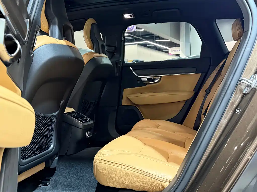 Volvo V90 2017 Cross Country T5 AWD Zhiyuan Edition купить на сайте DeffCars