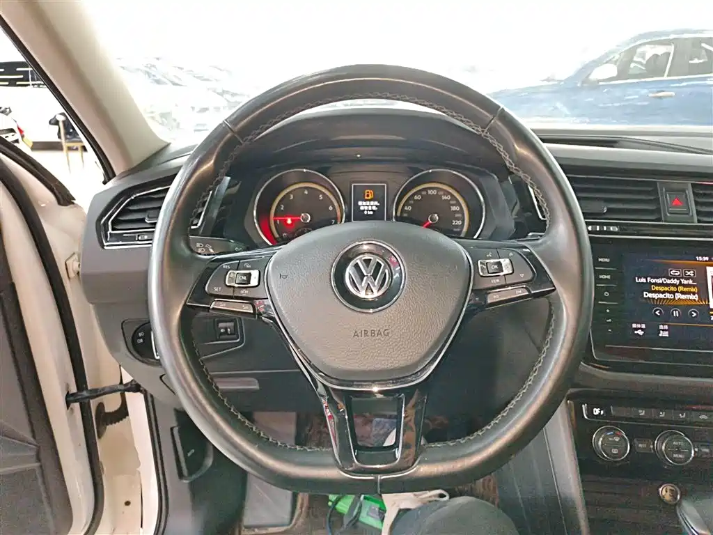 Tiguan L 2019 facelift 330TSI automatic two-wheel drive panoramic comfort version National VI купить на сайте DeffCars