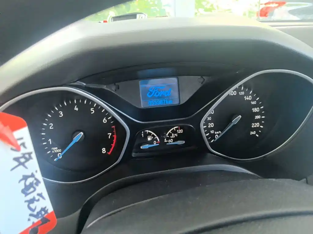 Focus 2015款 三厢 1.6L 自动舒适型 купить на сайте DeffCars